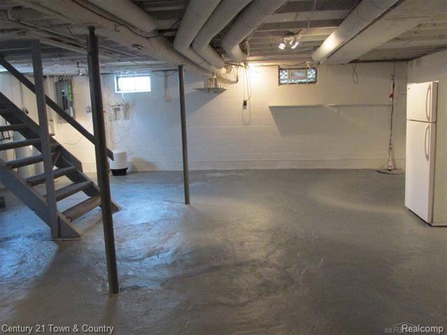 1801 North Rochester Road Oakland, MI 48363 - Photo 31 of 32 31.jpg