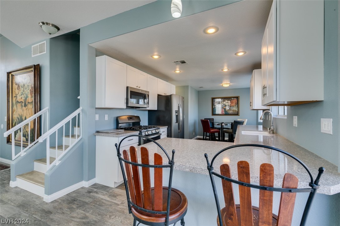 2238 Ramsgate Drive Henderson, NV 89074 - Photo 8 of 23 Kitchen