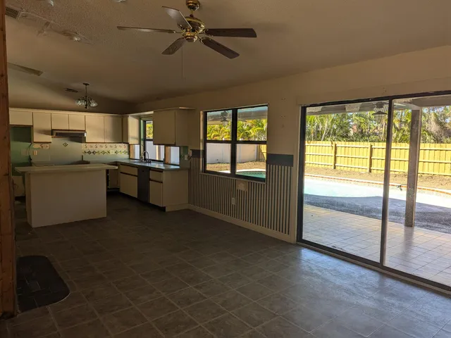 $269,900 | 5511 Paleo Pines Circle, Fort Pierce, FL 34951