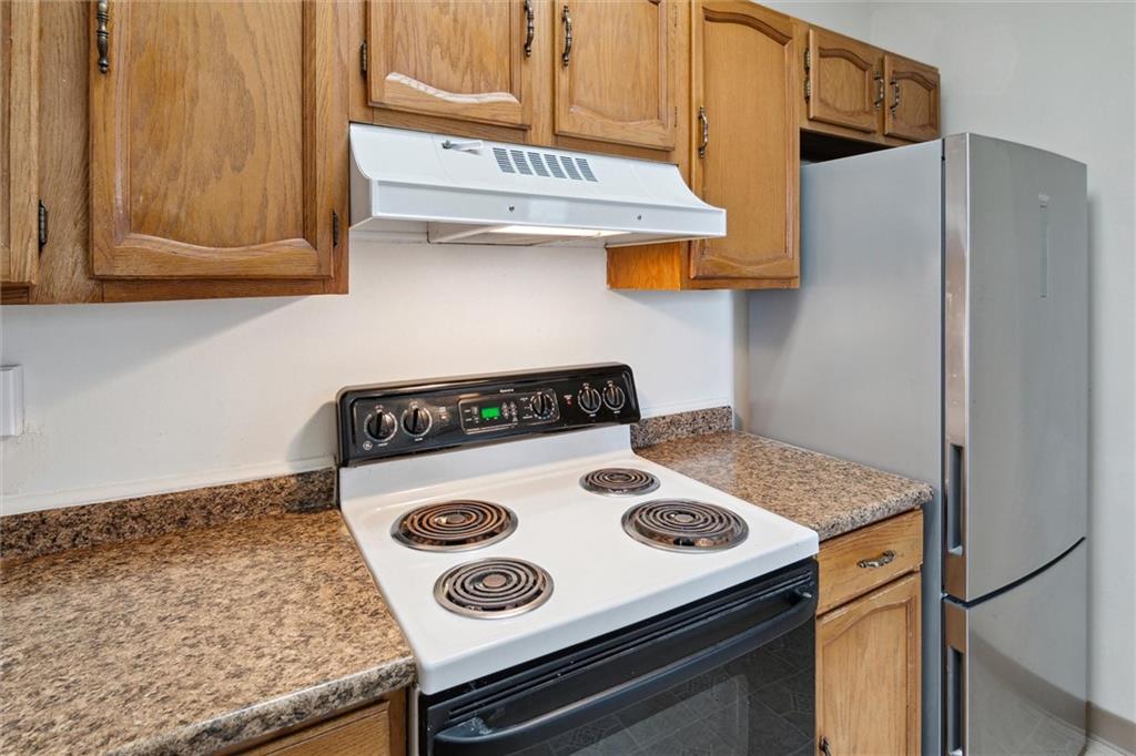 144 North Dithridge Street, Unit 701 Pittsburgh, PA 15213 - Photo 8 of 14