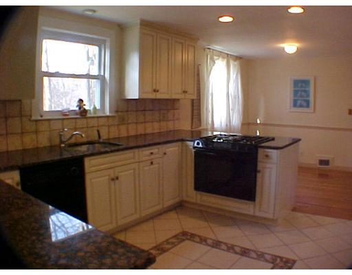 9 Verndale Road Newton, MA 02461 - Photo 4 of 17