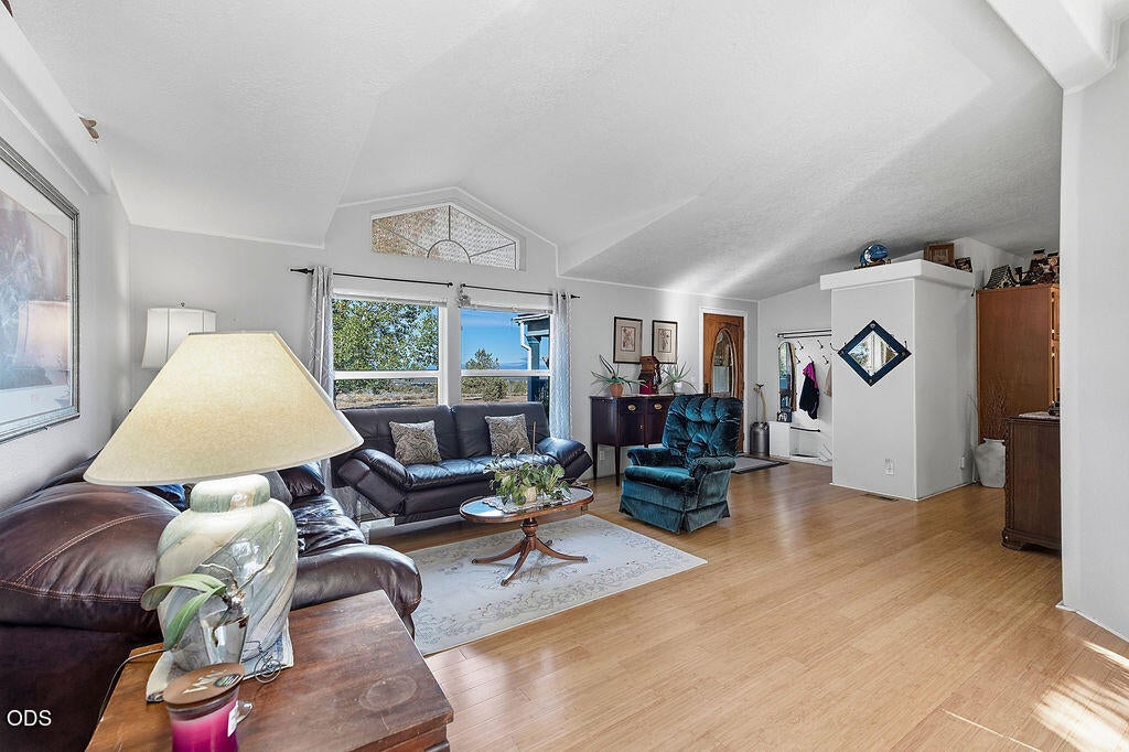 14444 Shumway Road Powell Butte, OR 97753 - Photo 14 of 58 Gallery Image 14