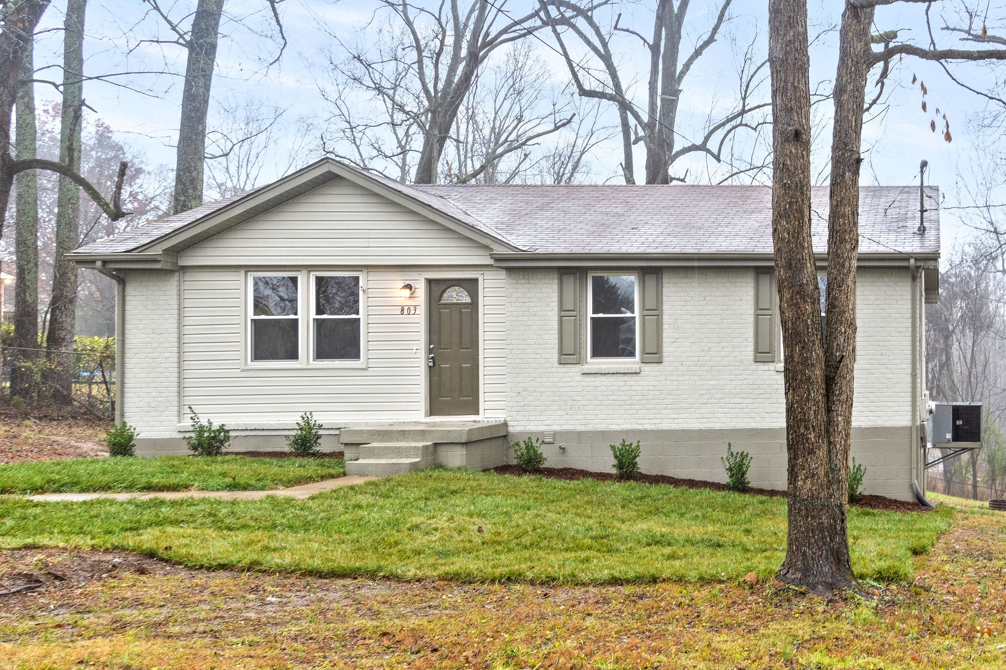 803 Pollard Road Clarksville, TN 37042 - Photo 3 of 31 Gallery Image 3