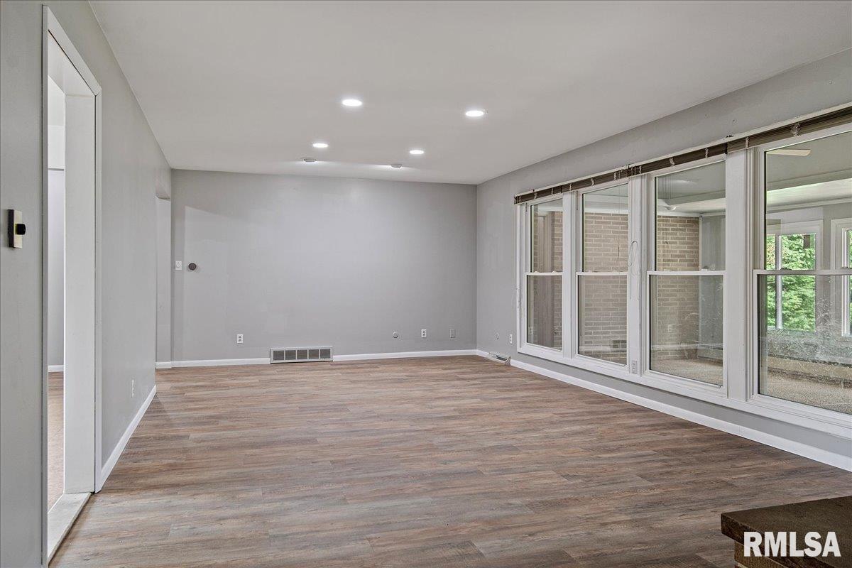 31 Top Hill Lane Springfield, IL 62704 - Photo 11 of 46