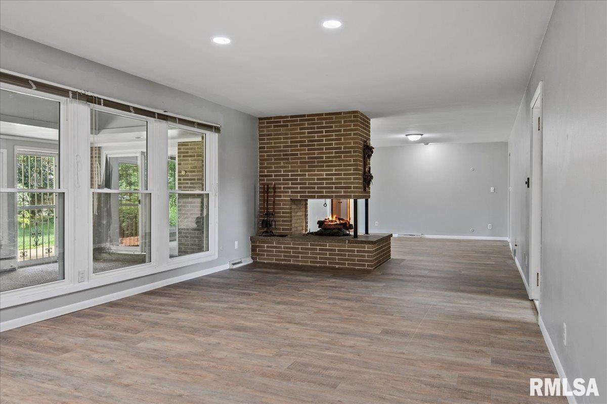 31 Top Hill Lane Springfield, IL 62704 - Photo 12 of 46