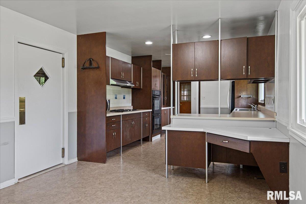 31 Top Hill Lane Springfield, IL 62704 - Photo 15 of 46