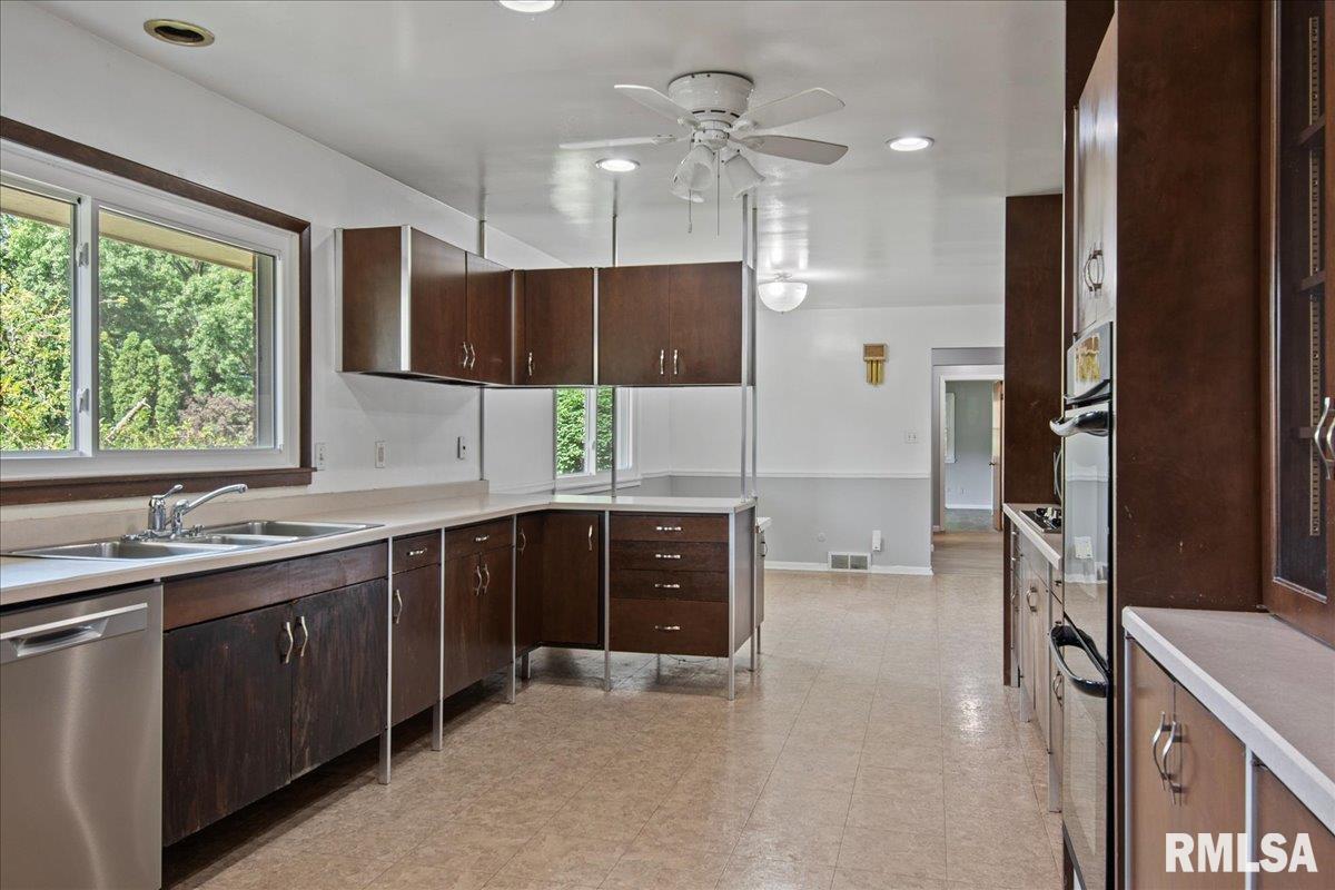 31 Top Hill Lane Springfield, IL 62704 - Photo 20 of 46