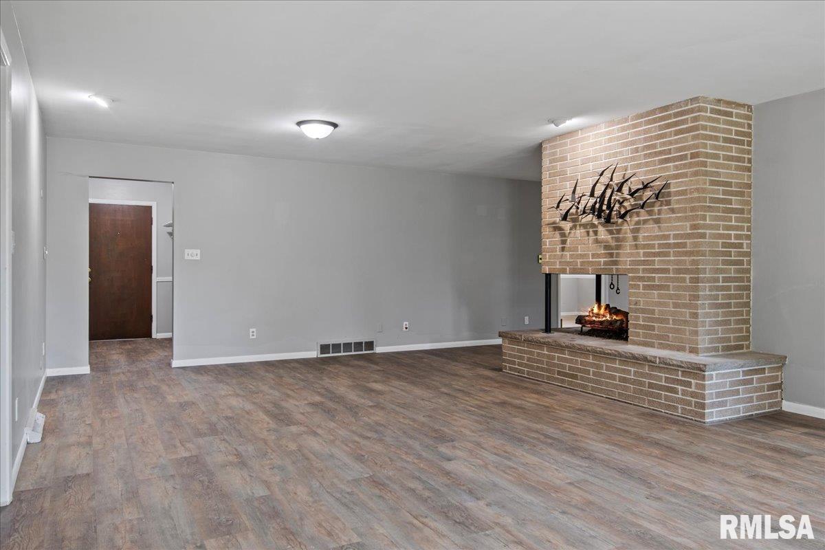 31 Top Hill Lane Springfield, IL 62704 - Photo 7 of 46