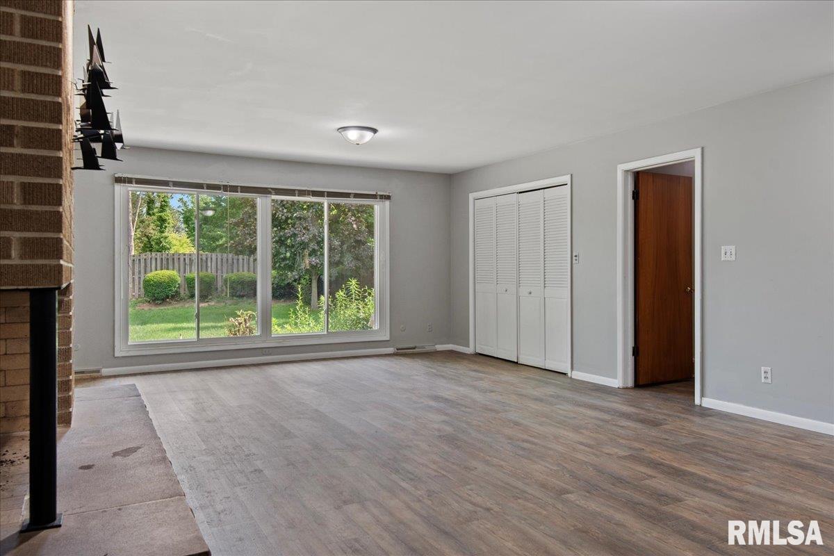 31 Top Hill Lane Springfield, IL 62704 - Photo 9 of 46