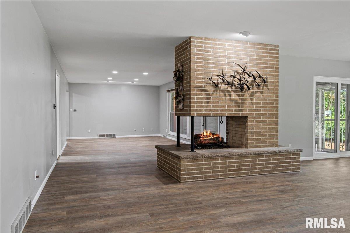 31 Top Hill Lane Springfield, IL 62704 - Photo 10 of 46