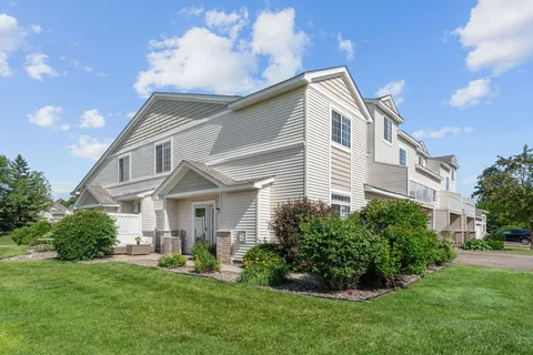 $335,000 | 17849 66th Avenue North, Maple Grove, MN 55311