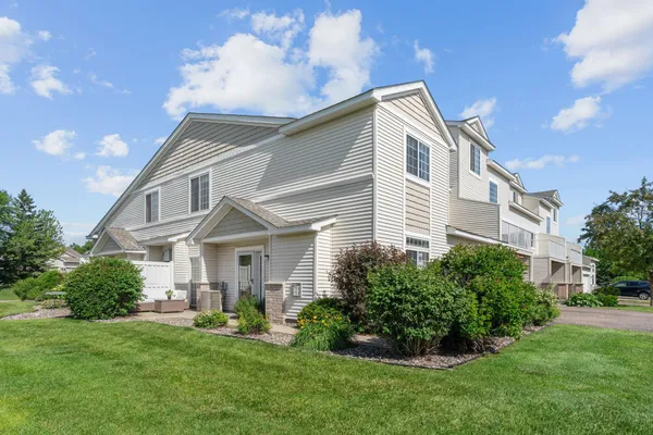 $335,000 | 17849 66th Avenue North, Maple Grove, MN 55311