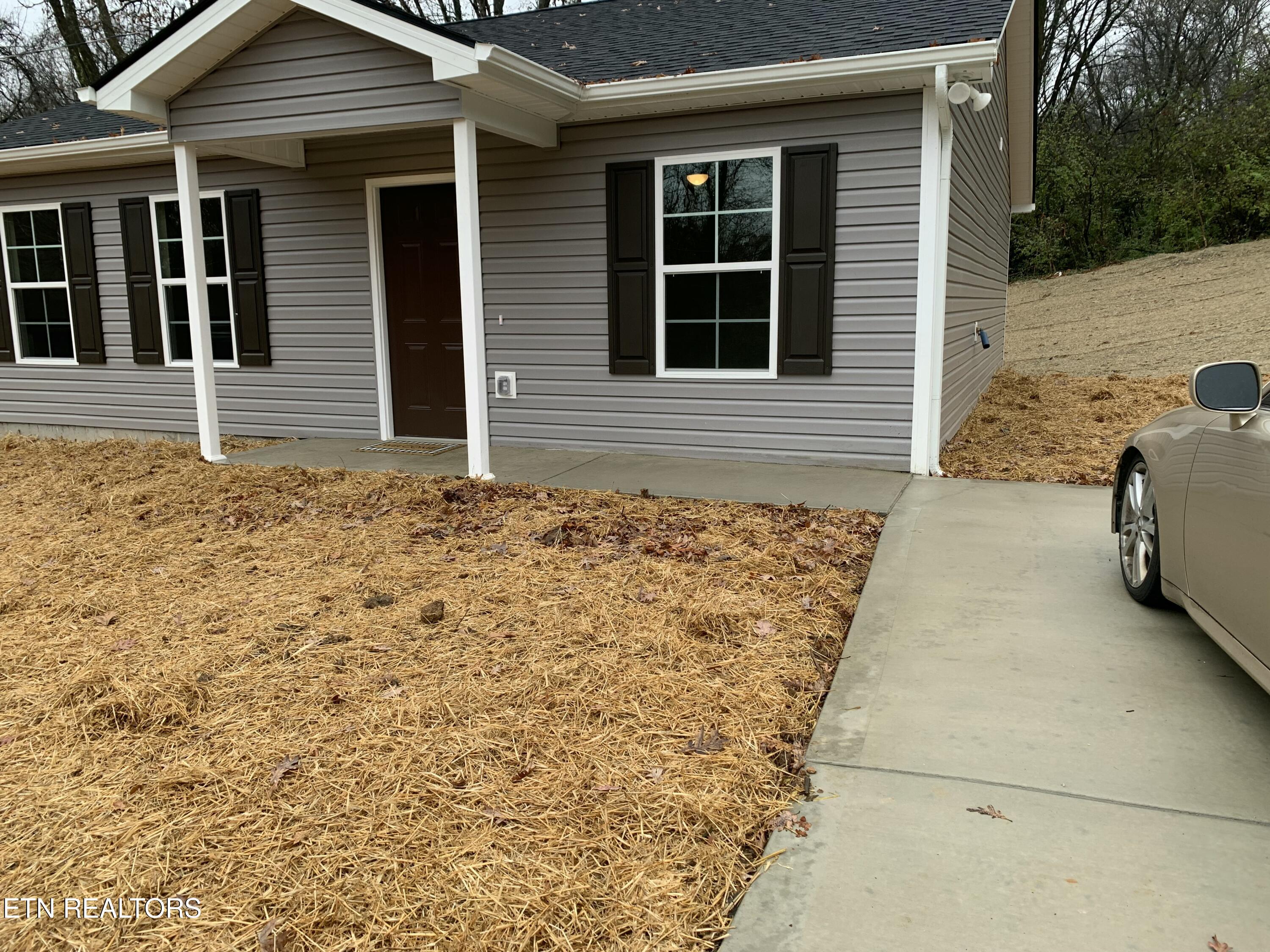 903 Yellowstone Road Knoxville, TN 37914 - Photo 2 of 16 75545835531__BD153203-C1C9-4331-891E-85F