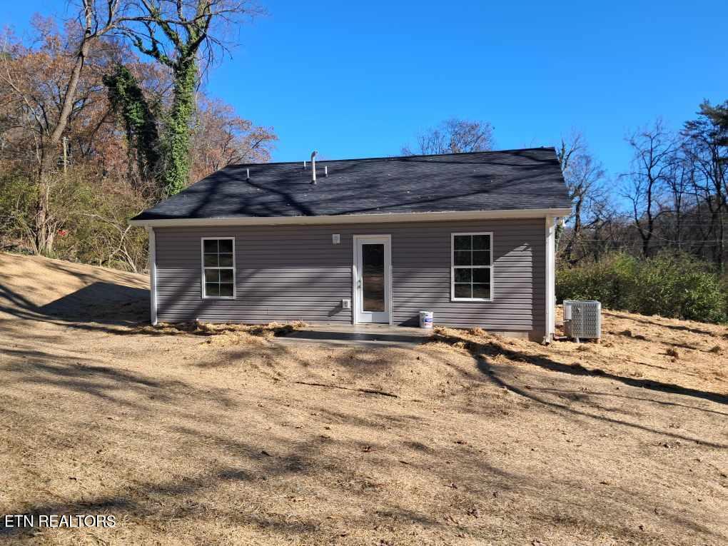 903 Yellowstone Road Knoxville, TN 37914 - Photo 3 of 16 Resized_20241207_123221_1733771672485