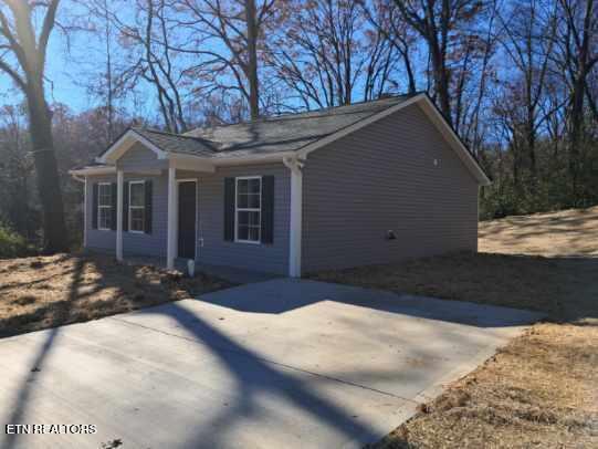 903 Yellowstone Road Knoxville, TN 37914 - Photo 4 of 16 Resized_20241207_123115_1733771673547