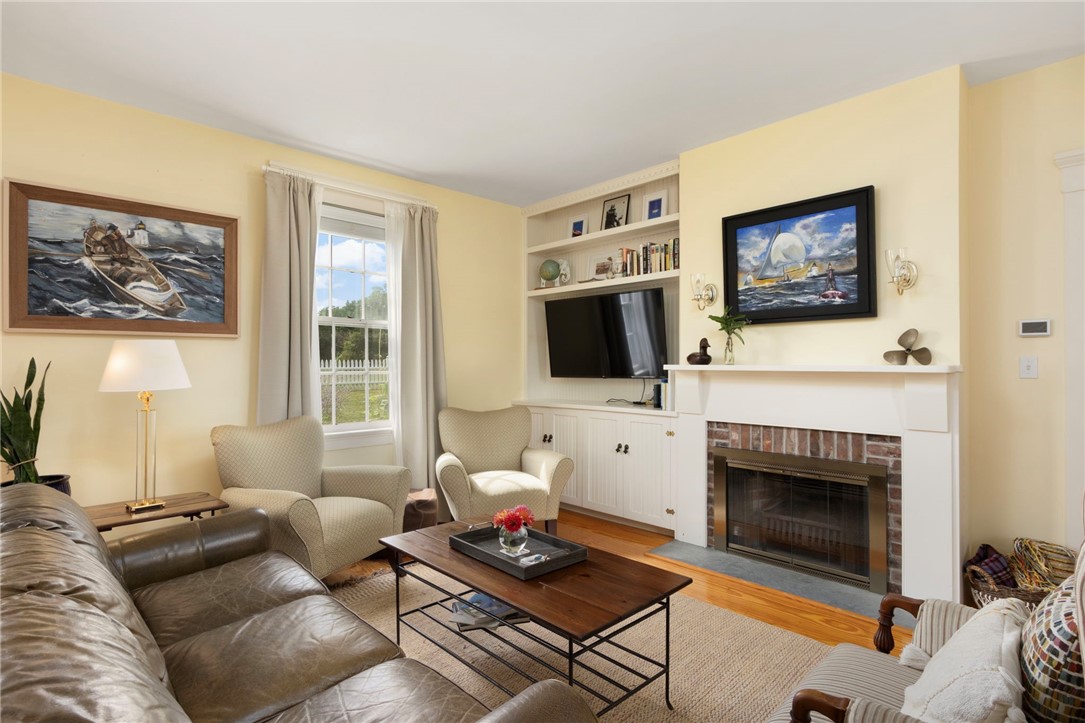 7 Old Ferry Road Bristol, RI 02809 - Photo 8 of 21 Gallery Image 8