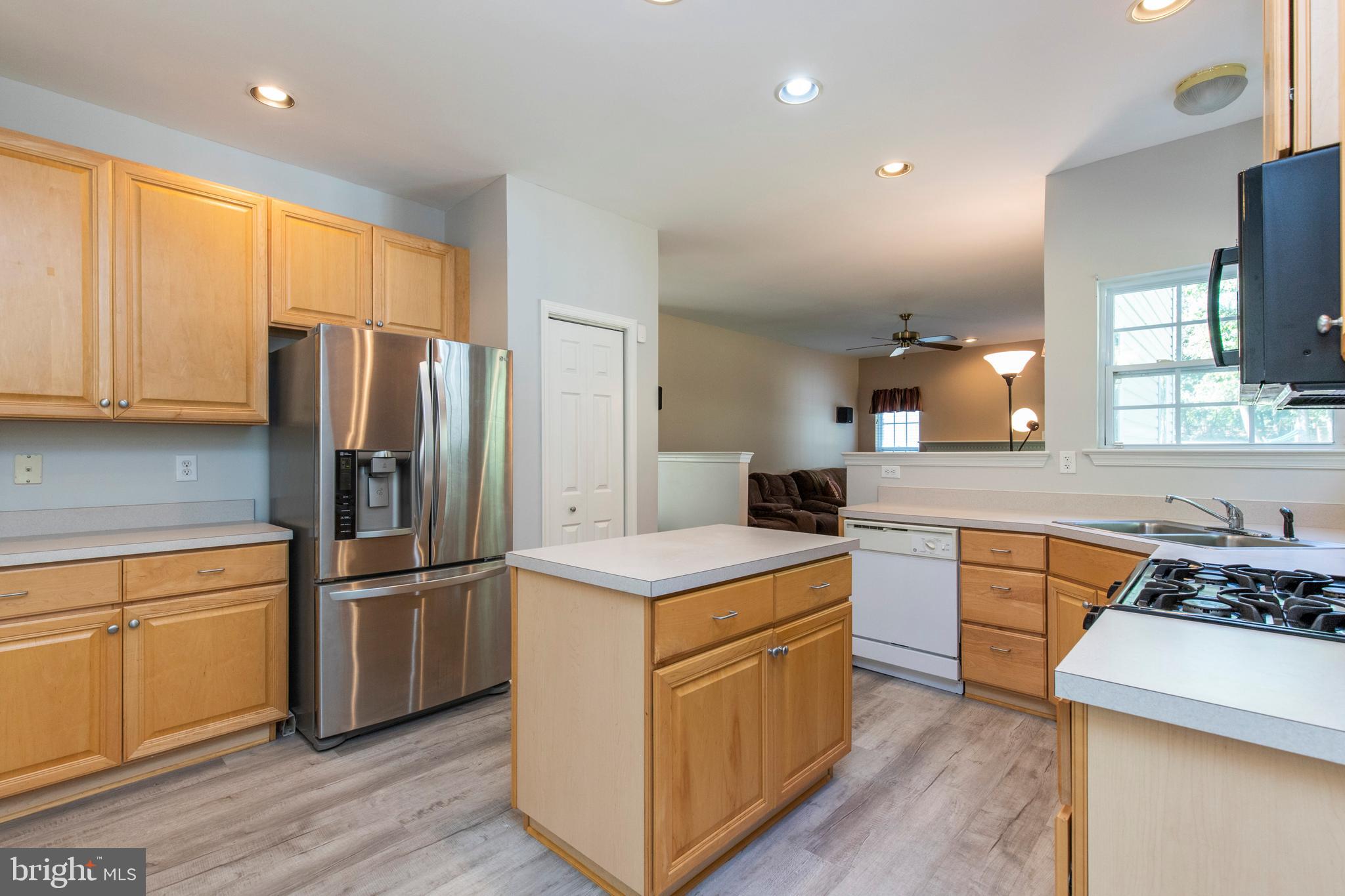157 Milbury Road Coatesville, PA 19320 - Photo 9 of 32 Kitchen with Island