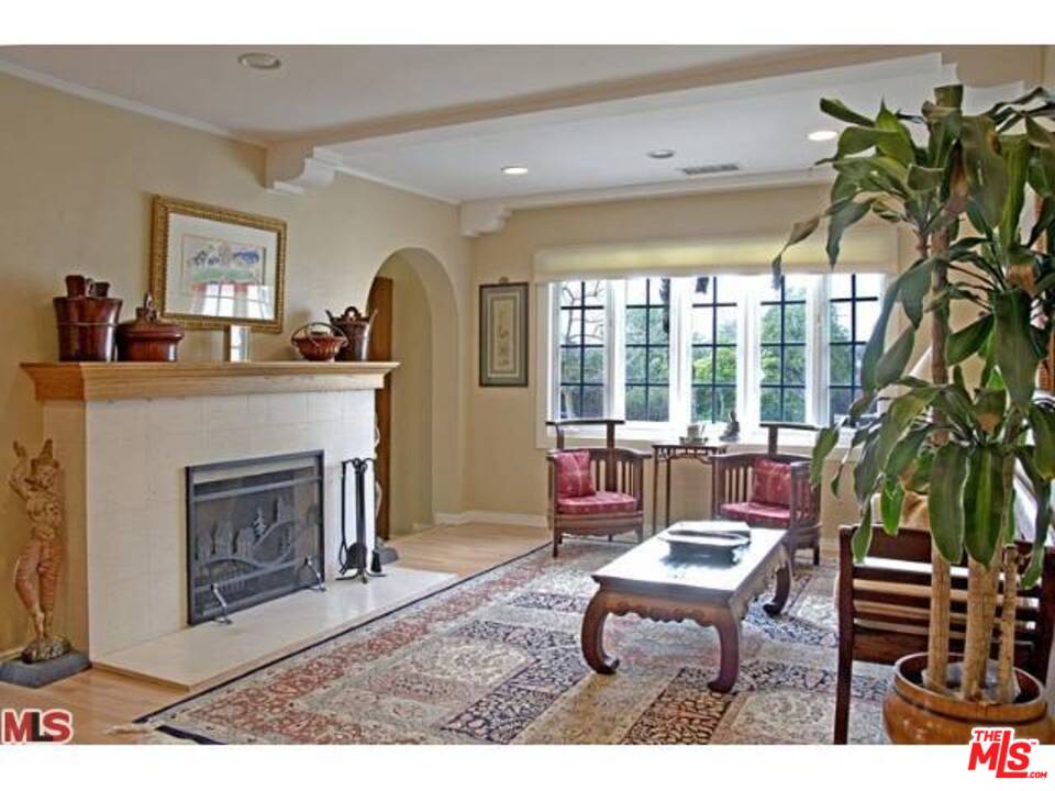 10513 Northvale Road Los Angeles, CA 90064 - Photo 2 of 17