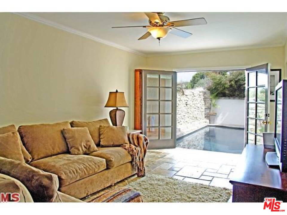 10513 Northvale Road Los Angeles, CA 90064 - Photo 8 of 17