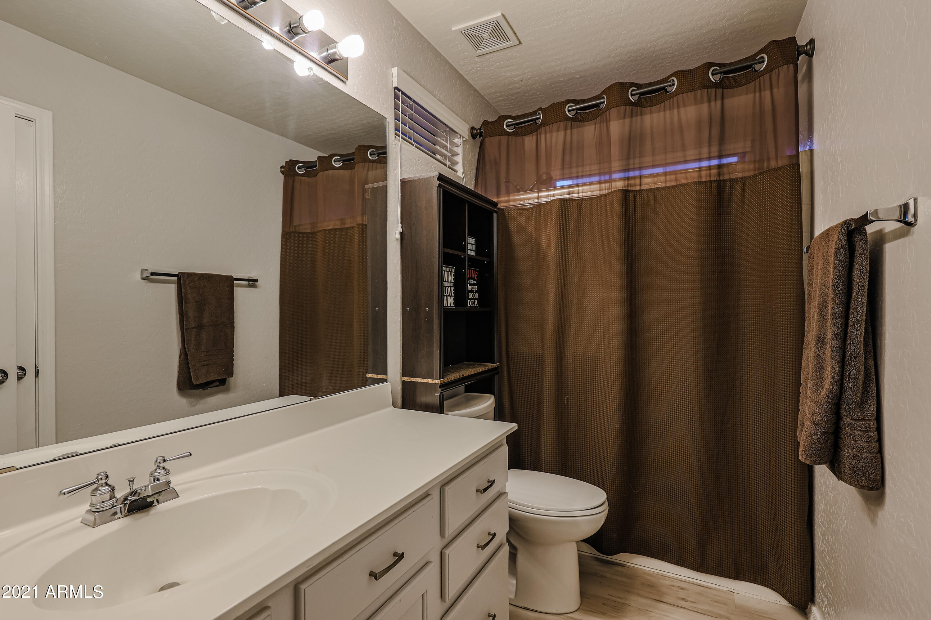 2143 East Danbury Road Phoenix, AZ 85022 - Photo 7 of 17 B (21)