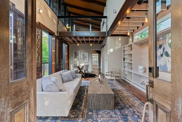 $1,600,000 | 5607 Jim Hogg Avenue, Austin, TX 78756