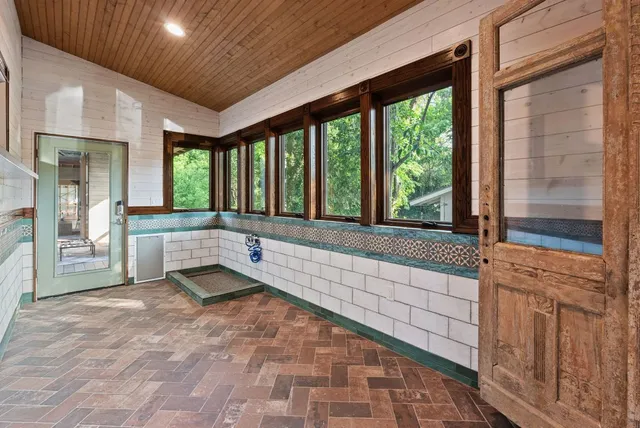 $1,600,000 | 5607 Jim Hogg Avenue, Austin, TX 78756