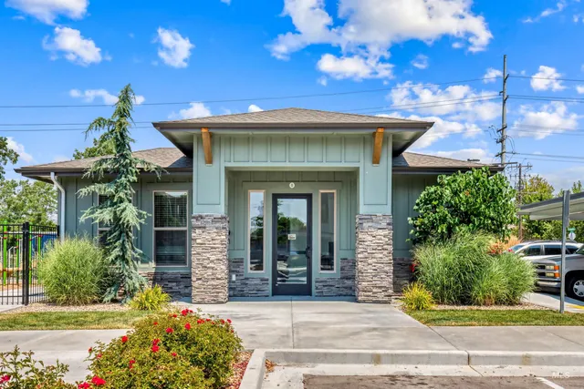 $84,025,000 | 3126 East Victory Road, Nampa, ID 83687