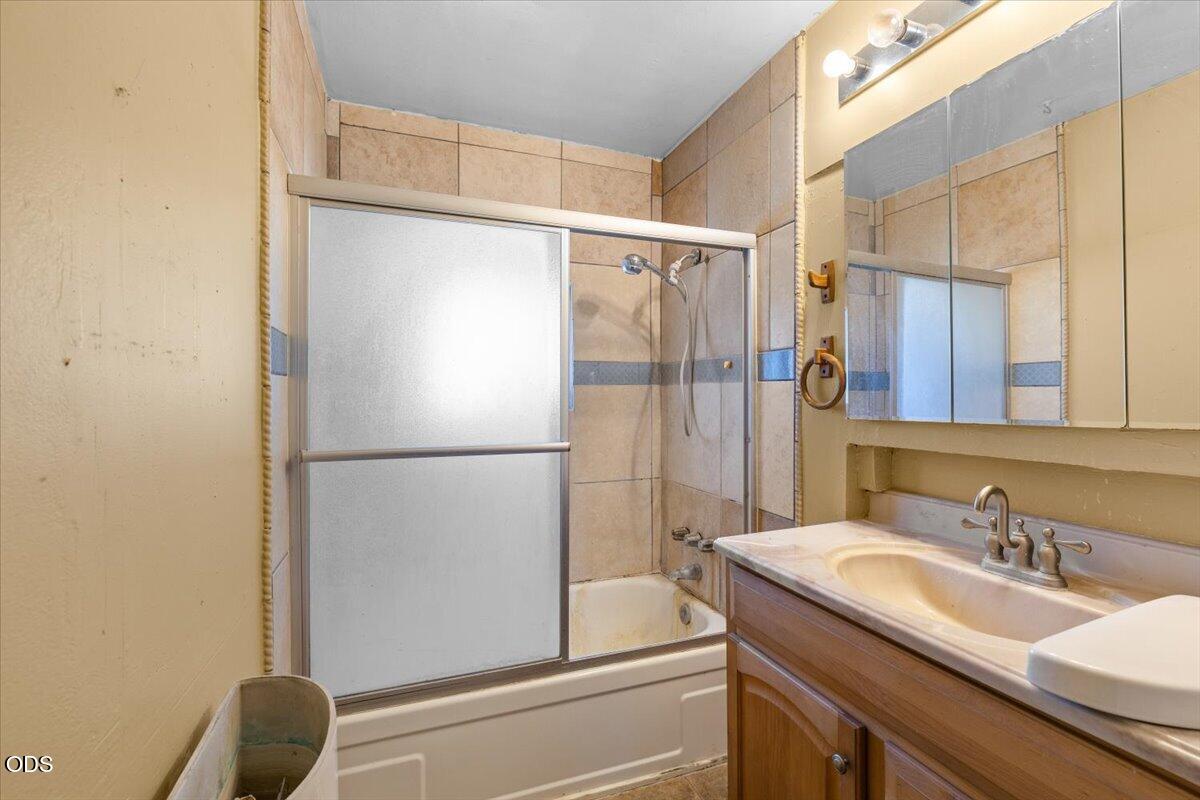 6607 Pinehurst Street Central Point, OR 97502 - Photo 11 of 12 Gallery Image 11