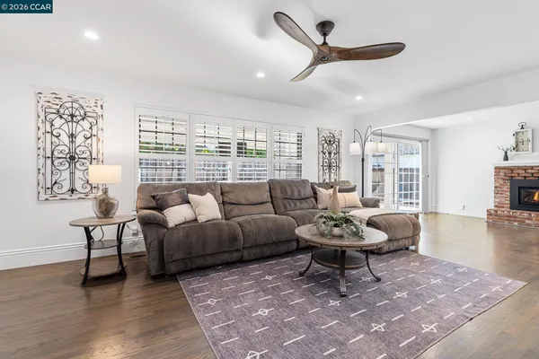 $950,000 | 3875 Logan Court, Concord, CA 94519