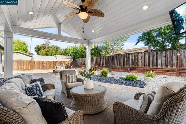 $950,000 | 3875 Logan Court, Concord, CA 94519