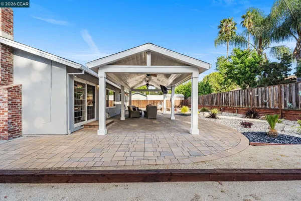 $950,000 | 3875 Logan Court, Concord, CA 94519