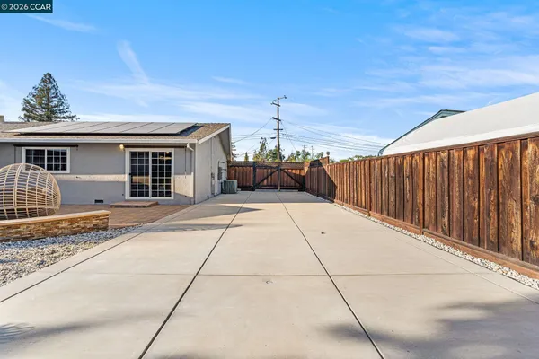 $950,000 | 3875 Logan Court, Concord, CA 94519