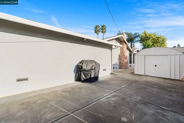 $950,000 | 3875 Logan Court, Concord, CA 94519