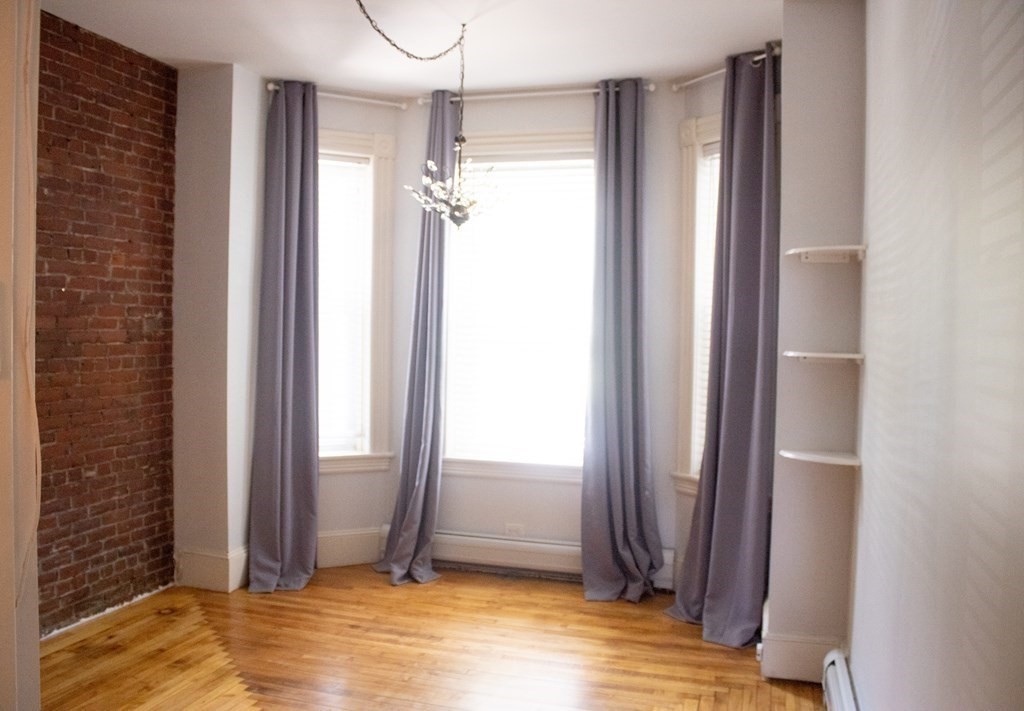 356 Maple Street, Unit R Holyoke, MA 01040 - Photo 13 of 15 Gallery Image 13
