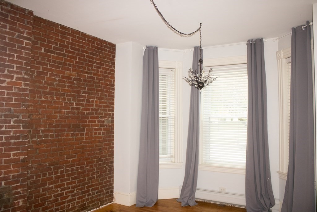 356 Maple Street, Unit R Holyoke, MA 01040 - Photo 14 of 15 Gallery Image 14
