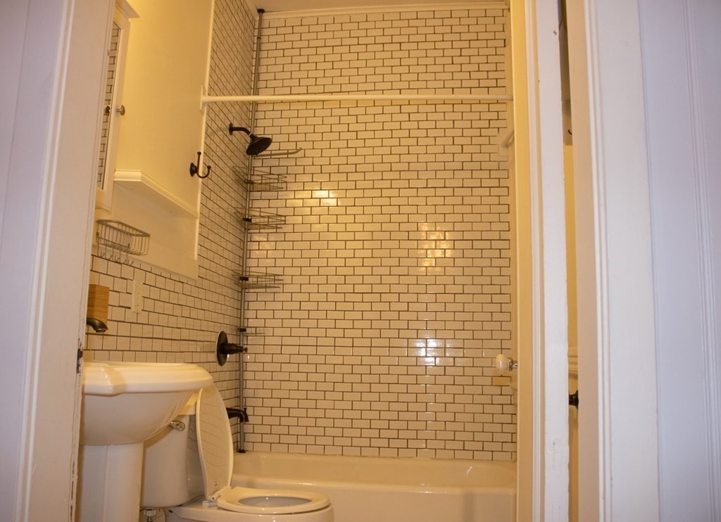 356 Maple Street, Unit R Holyoke, MA 01040 - Photo 15 of 15 Gallery Image 15