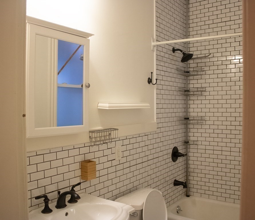 356 Maple Street, Unit R Holyoke, MA 01040 - Photo 5 of 15 Gallery Image 5