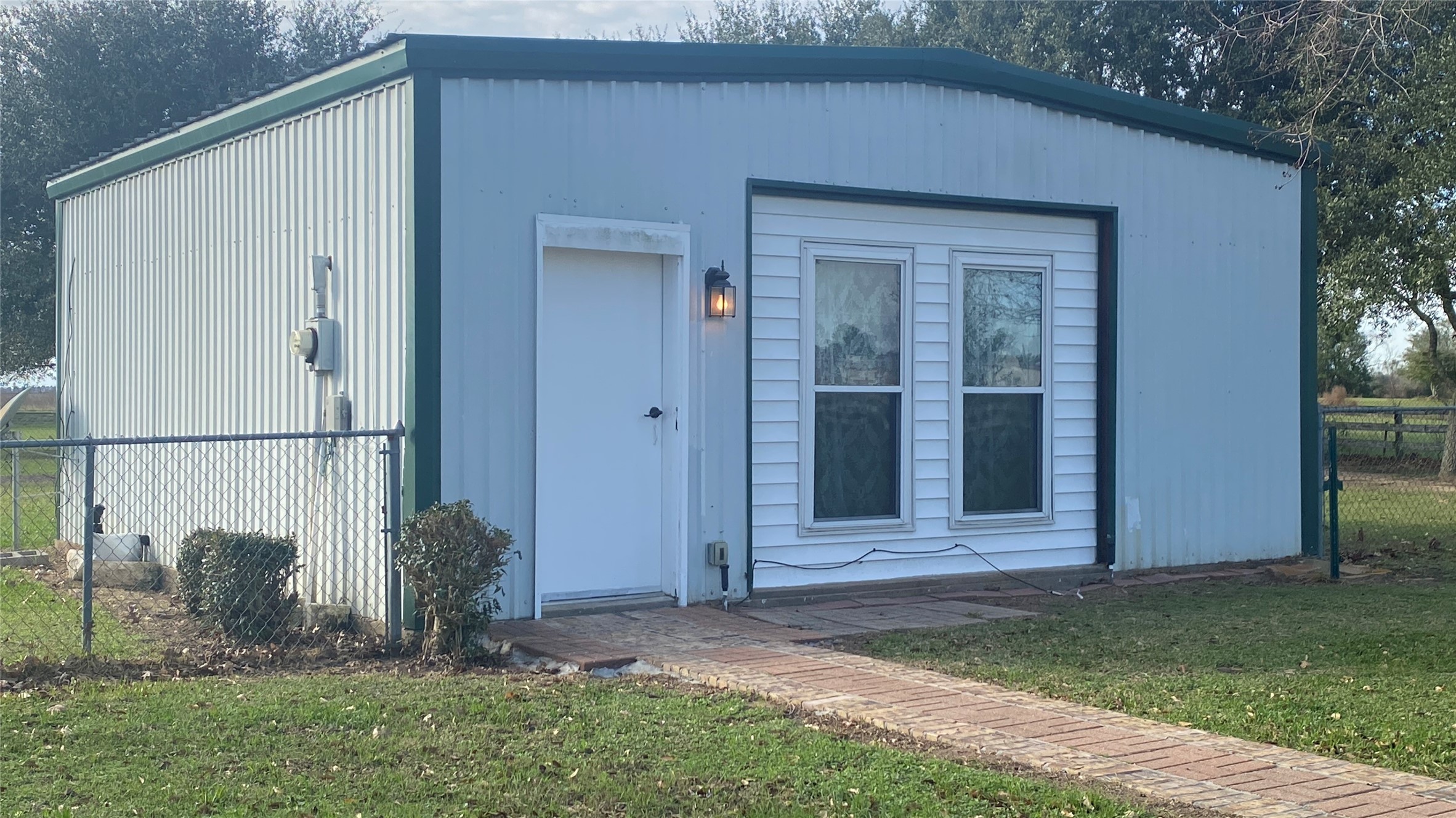 Located on a large acreage property this small cottage is available at the back of the property near the main house.