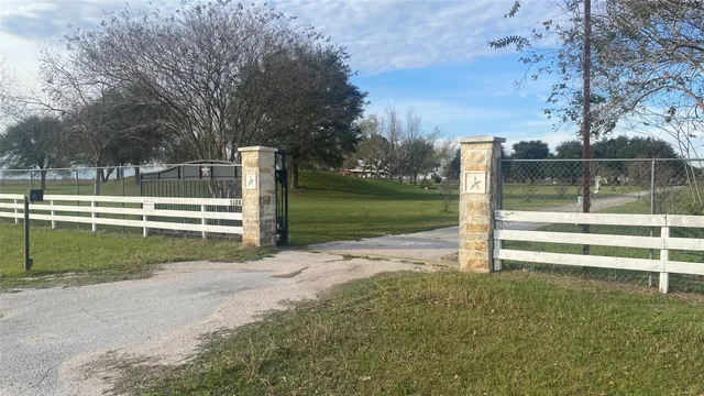 $900 | 32910 Morrison Road, Unit A, Brookshire, TX 77423