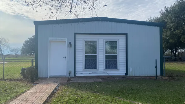 $900 | 32910 Morrison Road, Unit A, Brookshire, TX 77423