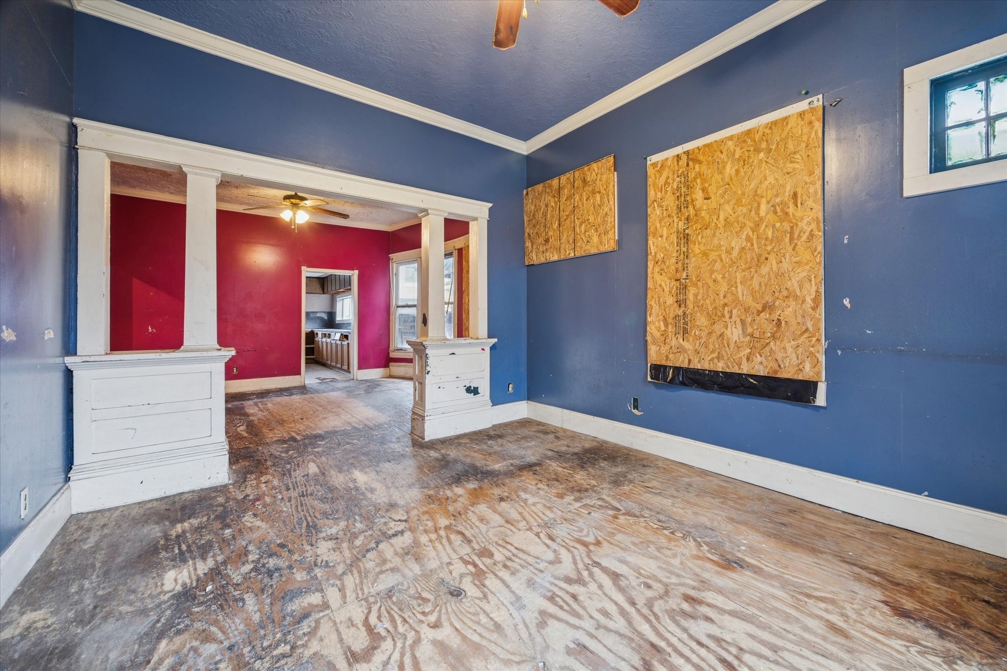 2906 Garrow Street Houston, TX 77003 - Photo 3 of 18 a view of a hallway with windows