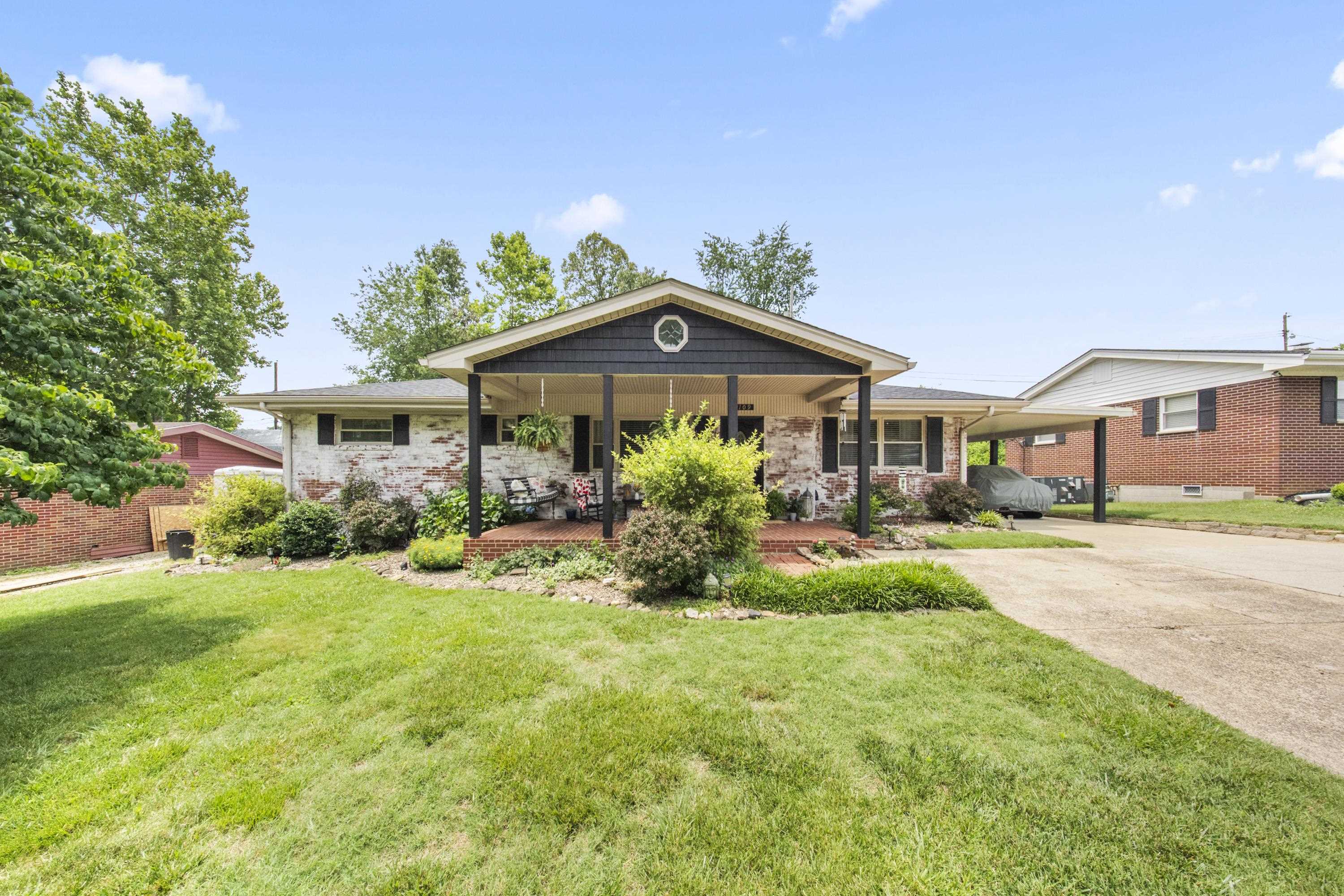 2109 Sharon Road Ashland, KY 41101 - Photo 1 of 45