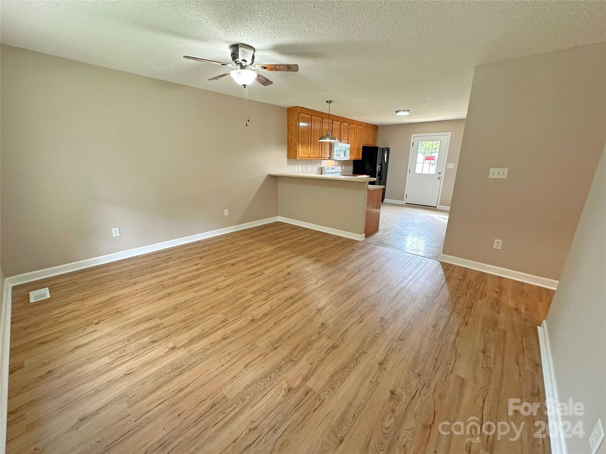 1640 Laboratory Road Lincolnton, NC 28092 - Photo 2 of 45 Gallery Image 2