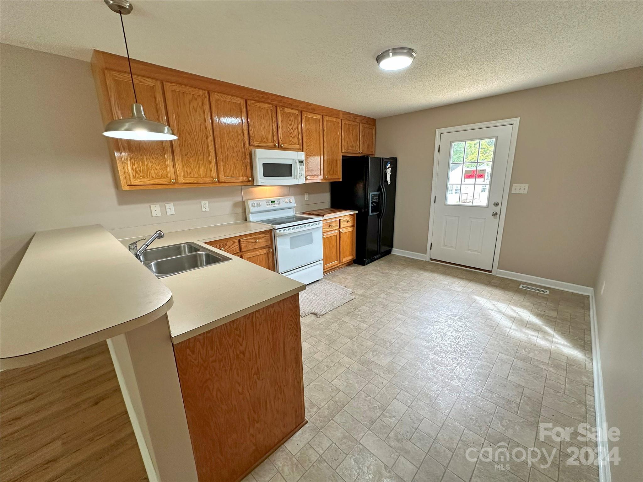 1640 Laboratory Road Lincolnton, NC 28092 - Photo 3 of 45 Gallery Image 3