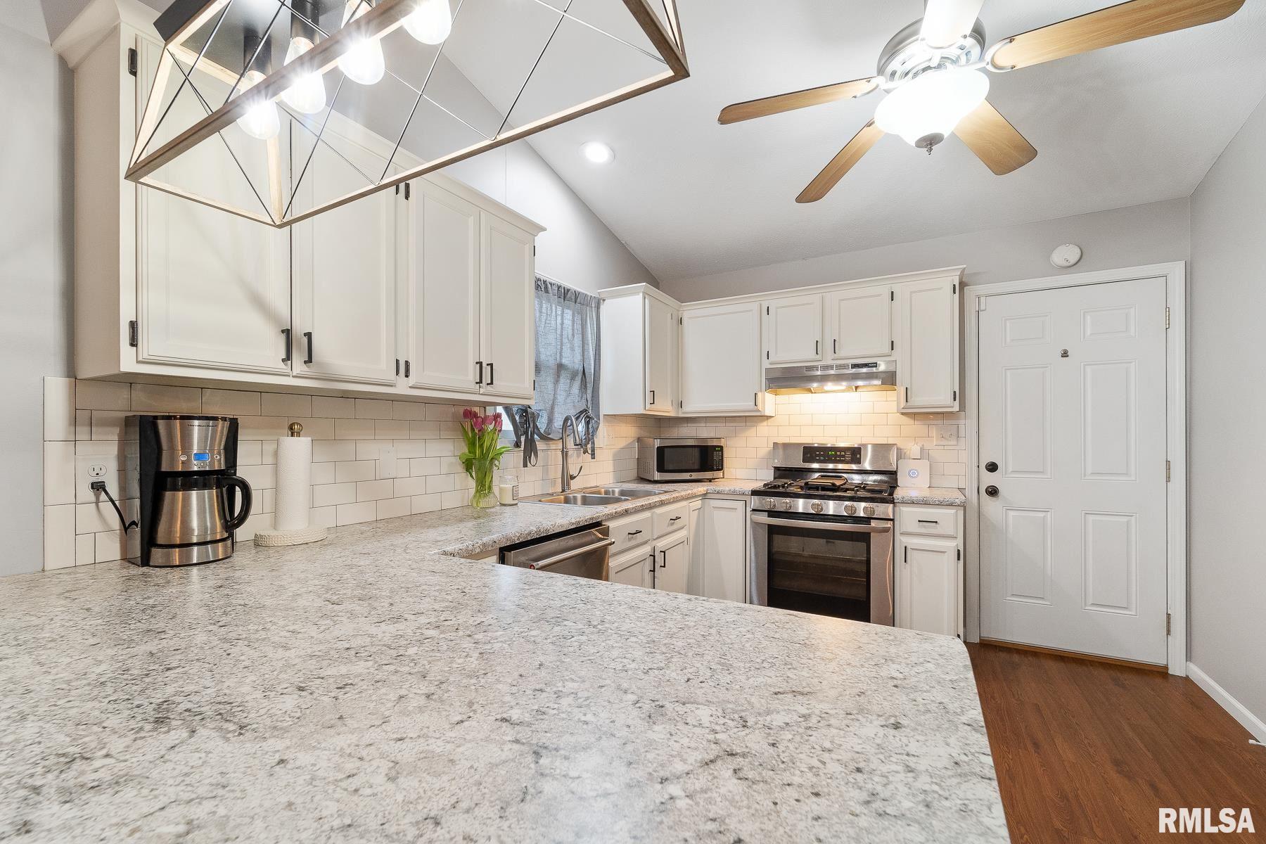 1220 Dani Lane Springfield, IL 62712 - Photo 23 of 32