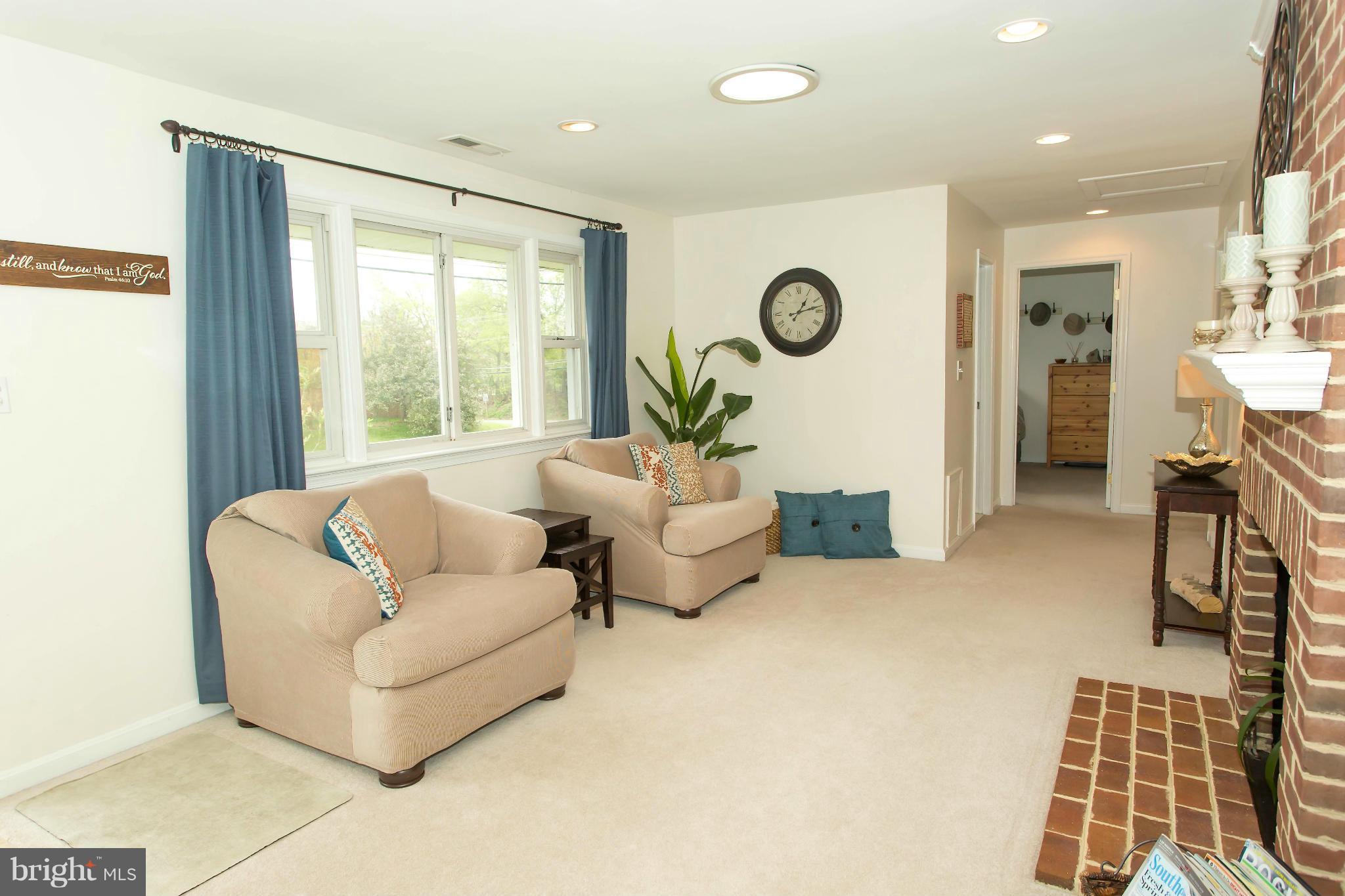 8826 Cooper Road Alexandria, VA 22309 - Photo 13 of 27 Living Room