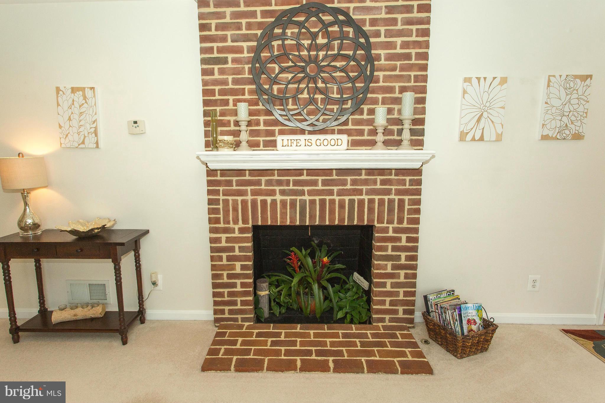 8826 Cooper Road Alexandria, VA 22309 - Photo 15 of 27 Living Room