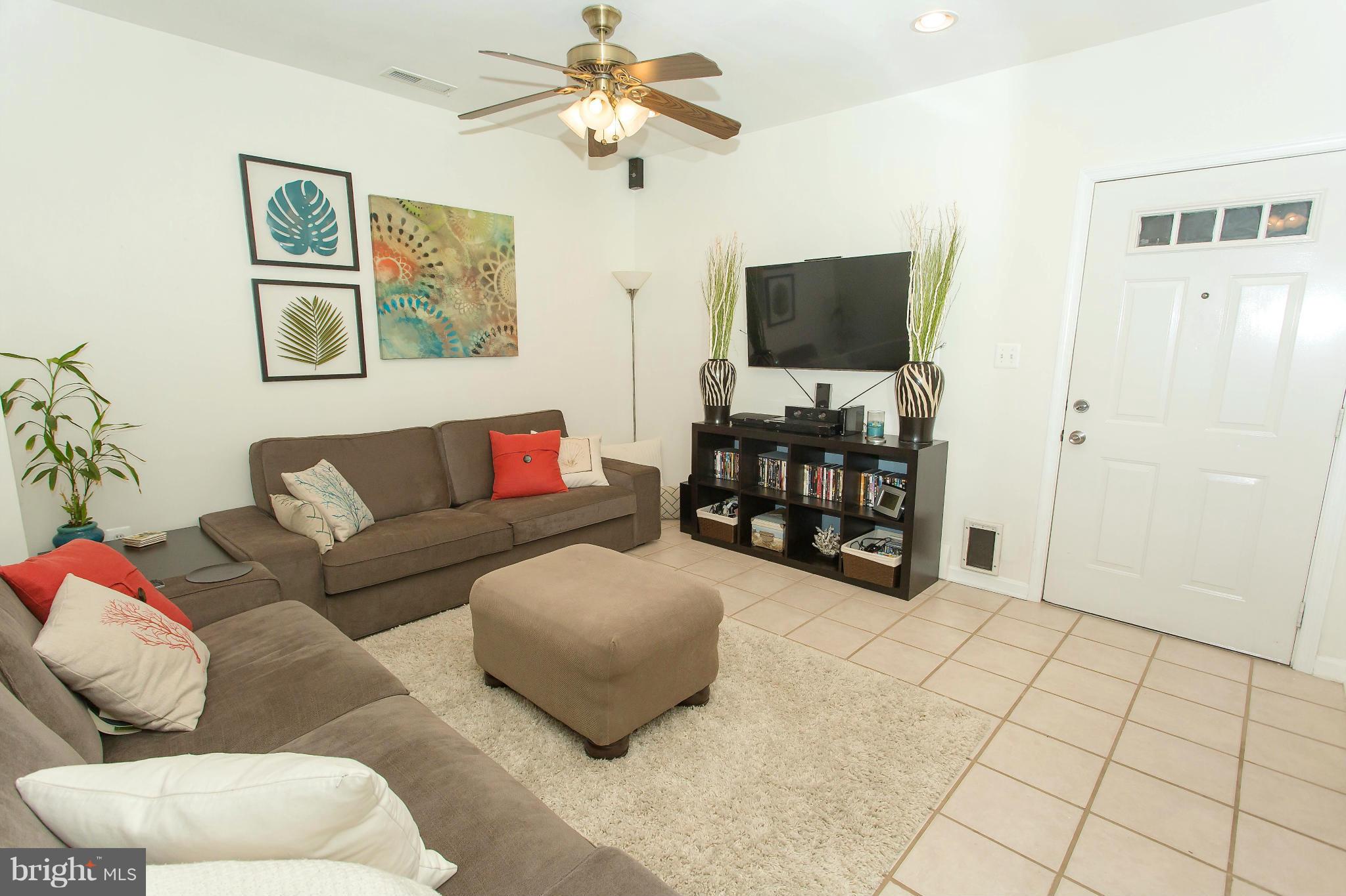 8826 Cooper Road Alexandria, VA 22309 - Photo 19 of 27 Family Room