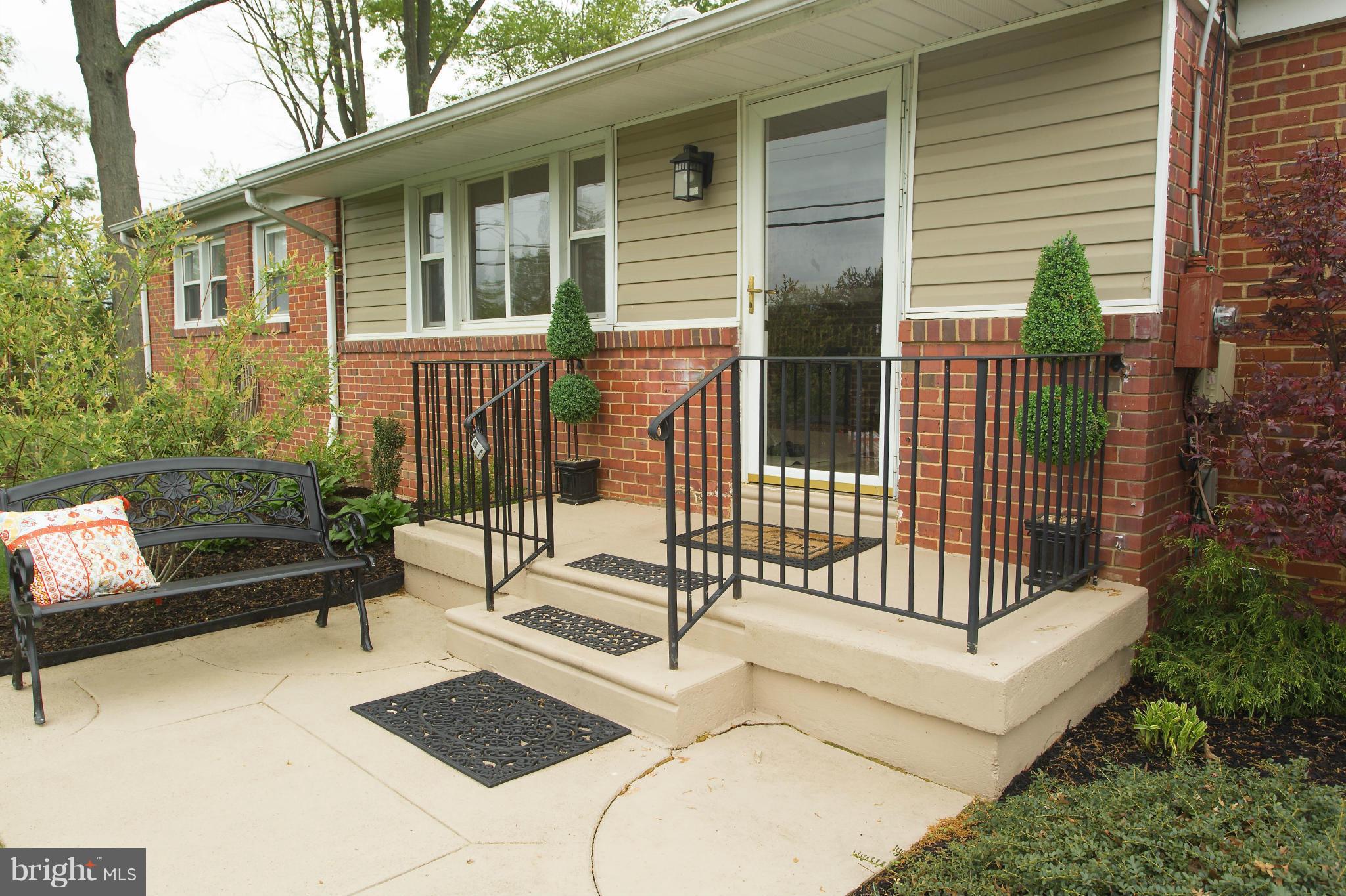8826 Cooper Road Alexandria, VA 22309 - Photo 21 of 27 Exterior (Front)