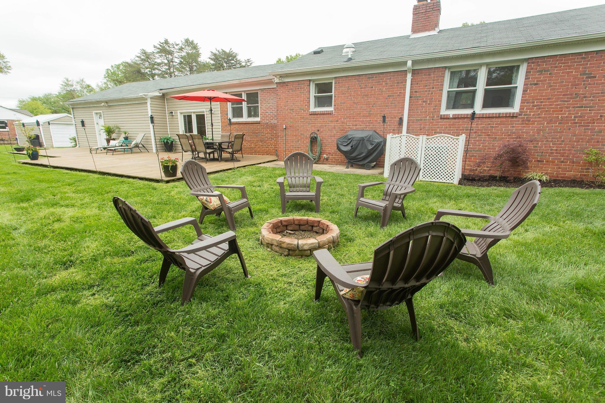 8826 Cooper Road Alexandria, VA 22309 - Photo 22 of 27 Exterior (Rear)